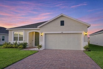 Building Photo - 1568 Sky Lks Dr