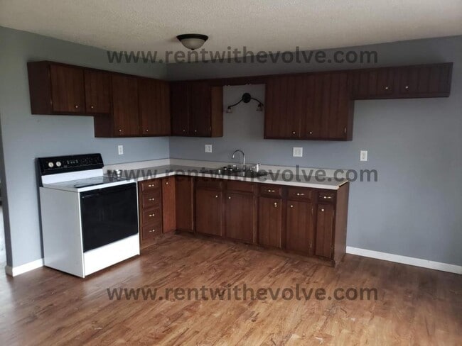 Building Photo - 506 Layne Dr