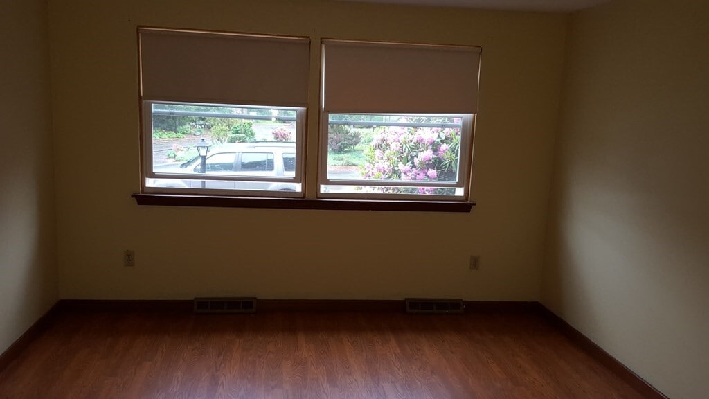 Building Photo - 47 Acorn Dr