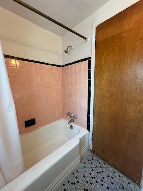 Building Photo - 0 bedroom in Chicago IL 60626