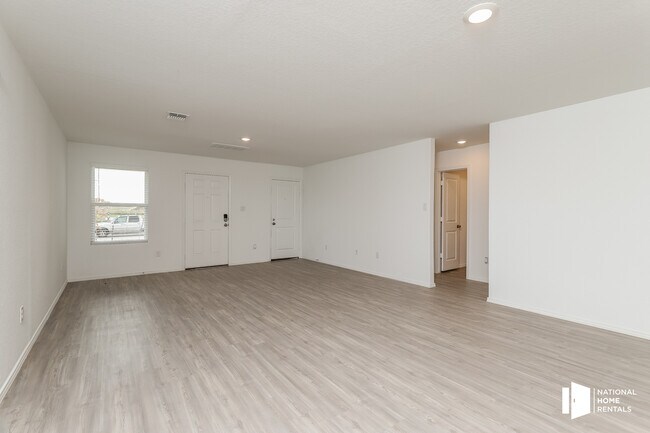 Building Photo - 6634 Willow Lndg