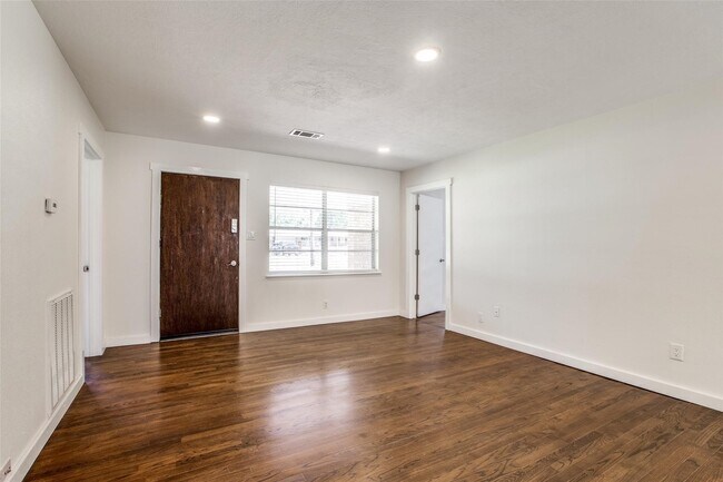 Foto del edificio - 235 Live Oak St