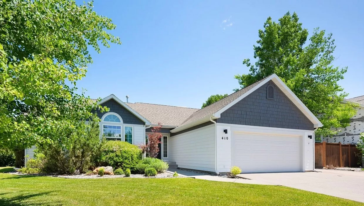 Primary Photo - Beautiful South Bozeman home!