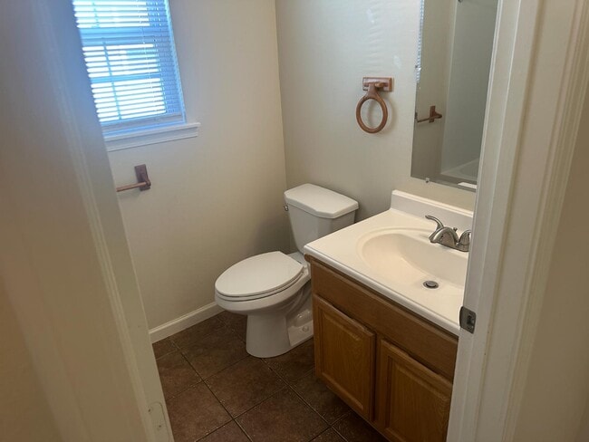 Building Photo - 17 Rock Creek Dr