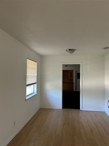 Building Photo - 102 W Woodbury Dr