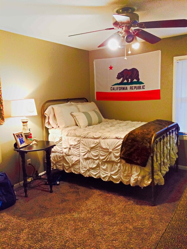 Building Photo - 806 S McFarland St