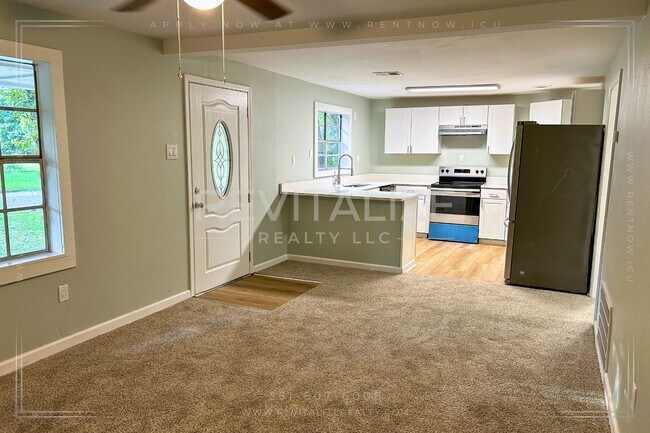 Foto del edificio - COMING SOON! Cute 4 Bedroom House