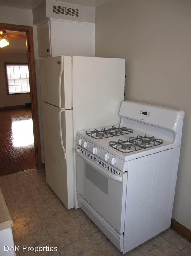 Building Photo - 4302 N Wilson Dr