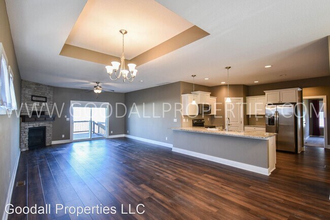 Building Photo - 4 br, 2 bath House - 39 SE Pembrooke Ln