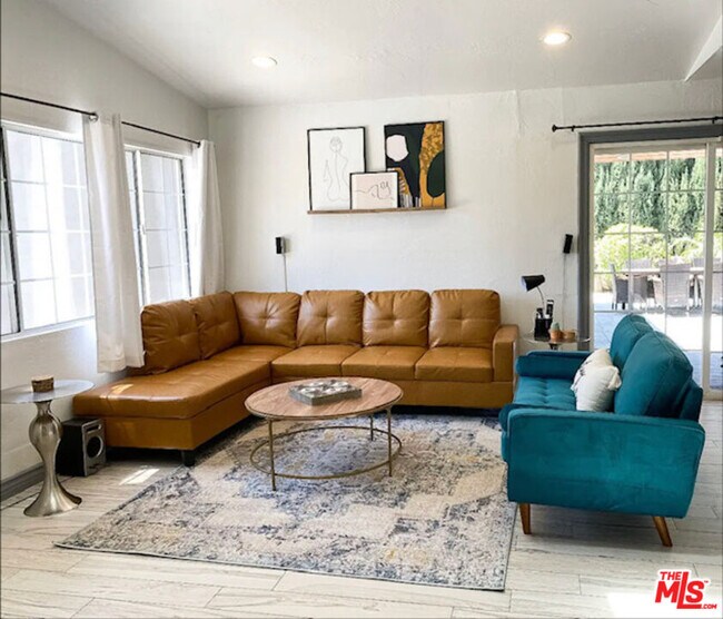 Foto del edificio - 22937 Wyandotte St