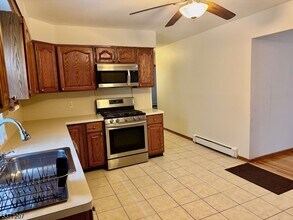 Building Photo - 49 Howell Pl