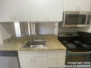 Foto del edificio - 8642 Fredericksburg Rd