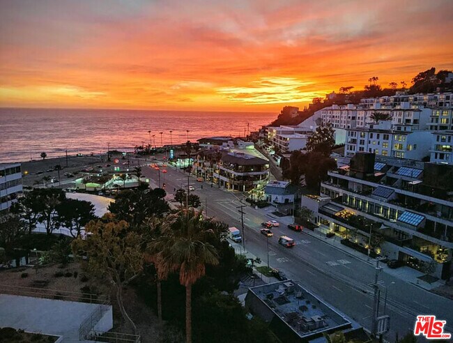 Foto del edificio - 17352 Sunset Blvd