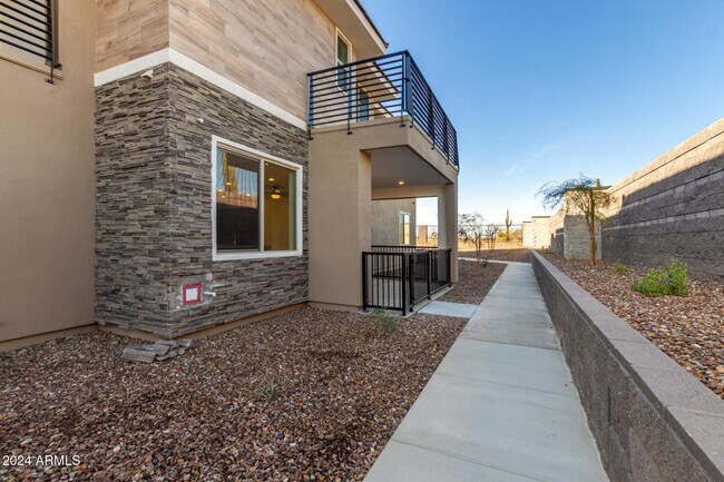 Foto del edificio - 2121 W Sonoran Desert Dr