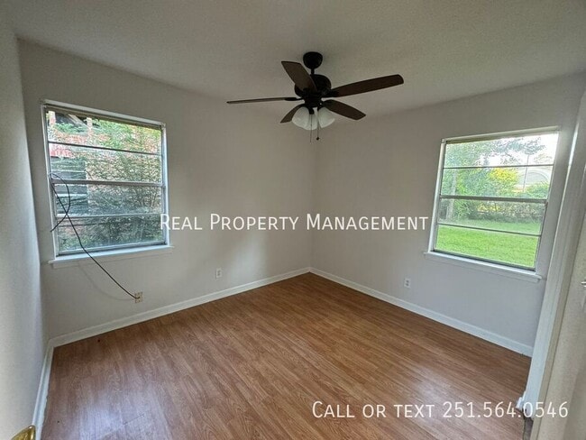 Foto del edificio - 503 Freeview Ave