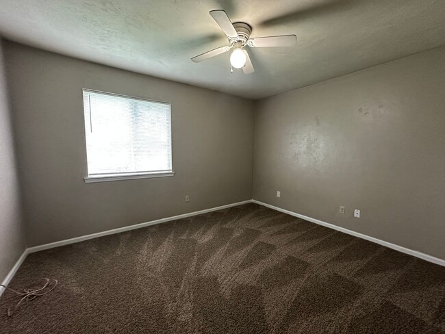 Foto del edificio - 749 Pointe Ct