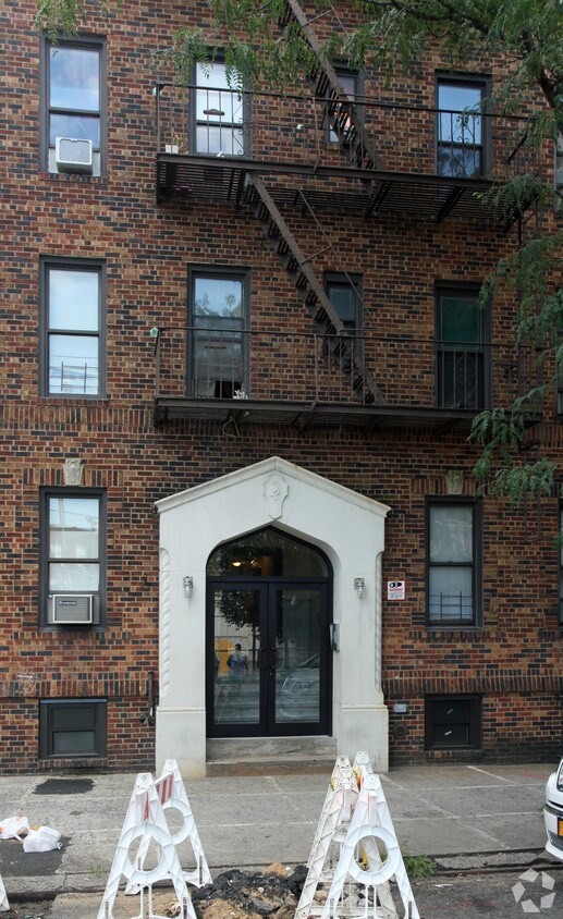 4015 99th St - 40-15 99th St