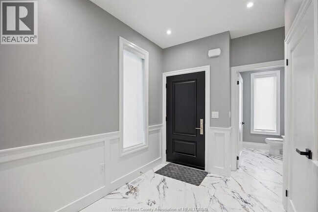 Photo du bâtiment - 1835 Edgemore Ave