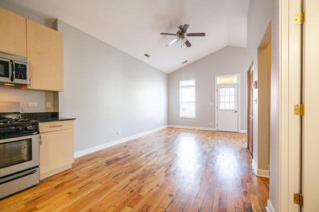 Building Photo - 1 bedroom in CHICAGO IL 60622