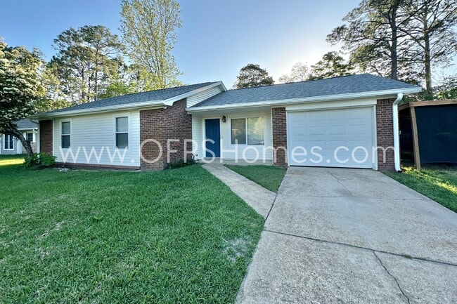 Building Photo - 1104 Greentree Ct