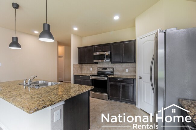 Building Photo - 1113 Forest Glen