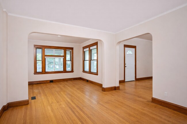 Foto del edificio - 1689 Marshall Ave