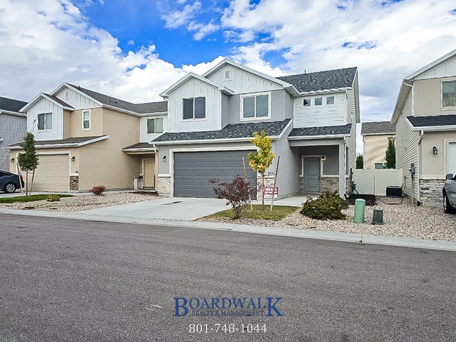 Single Family Home In Beautiful Community! - Single Family Home In Beautiful Community!