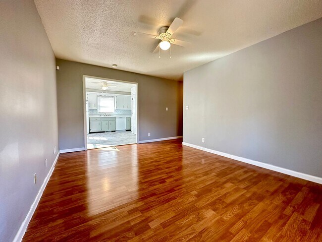 Foto del edificio - 125 E Street Clarksville, TN 37042