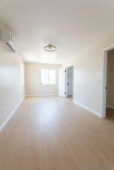 Foto del edificio - 4373 Conrad Ave