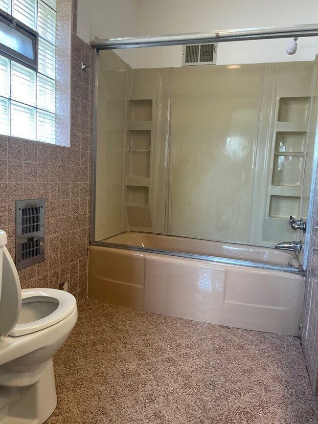 Foto del edificio - 3612-3614 N 51st Blvd.