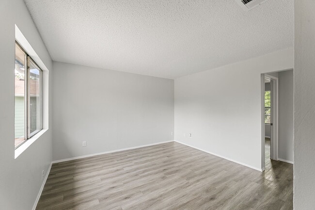 Building Photo - 3460 Willowrun Dr