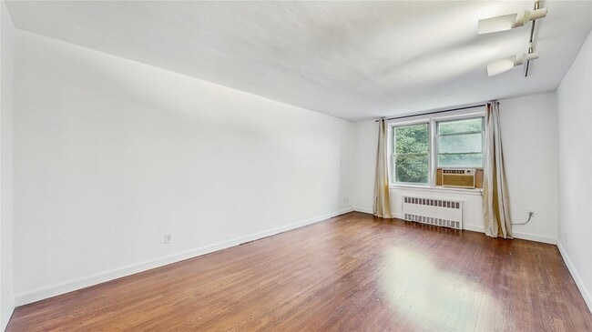 Building Photo - 10255 67th Dr