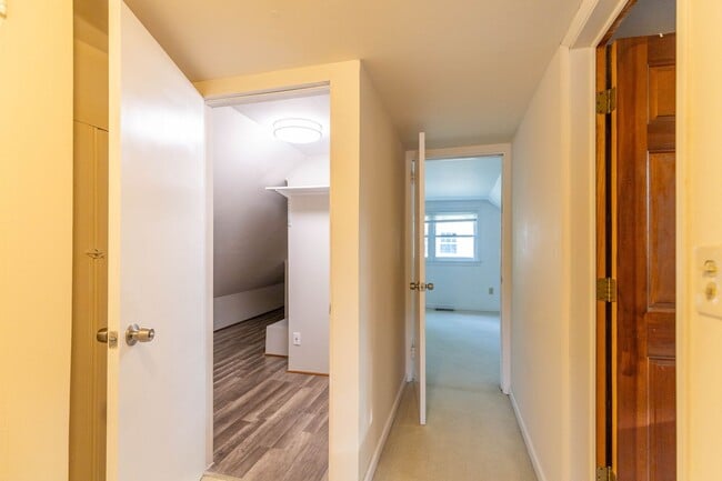 Building Photo - Cute, 4 Bedroom, 2 Bathroom Single family ...