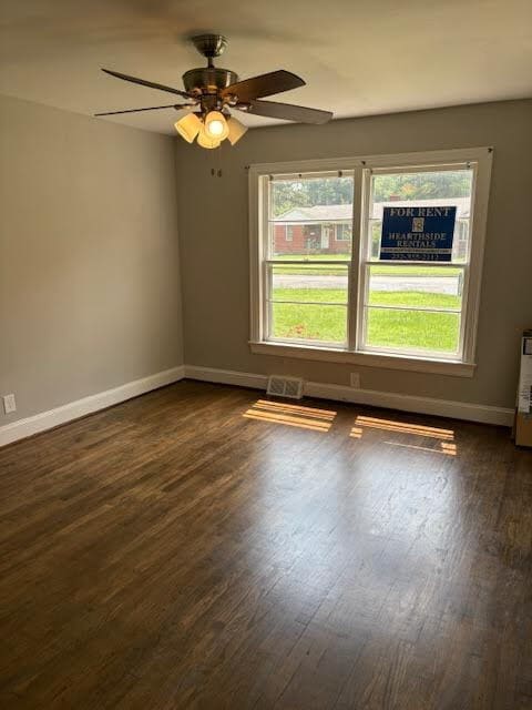 Building Photo - "Charming 3-Bed Duplex with Gleaming Hardw...