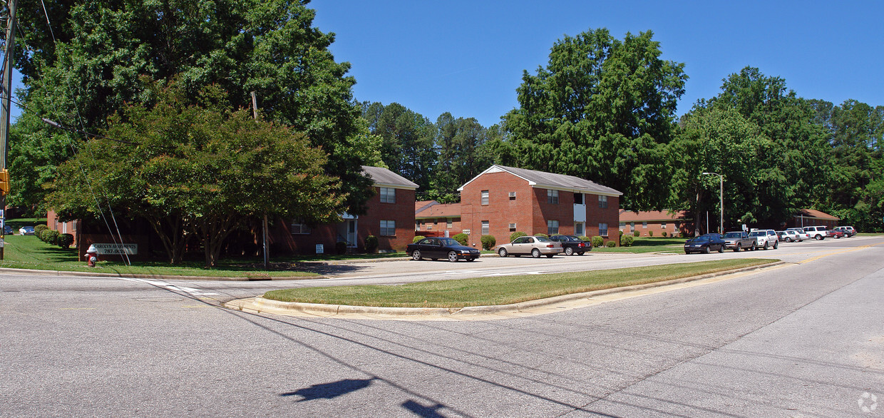 Building Photo - Carolyn Apartments