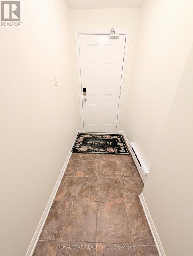Building Photo - 241 Keltie Private