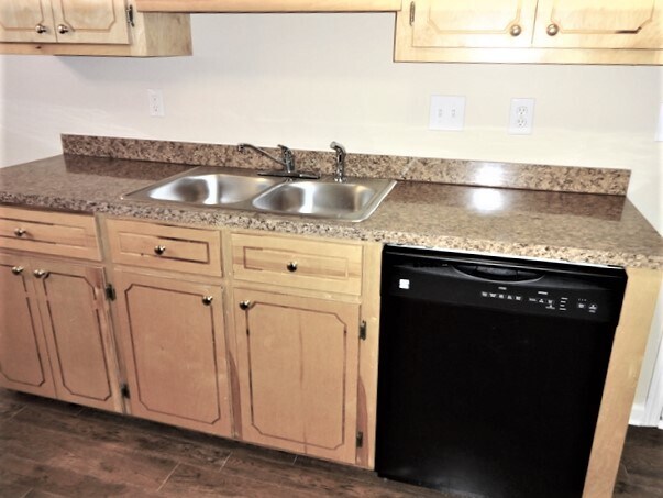Foto del edificio - 7701 Brookdale Boulevard