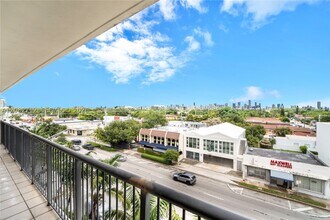 Building Photo - 1690 SW 27th Ave