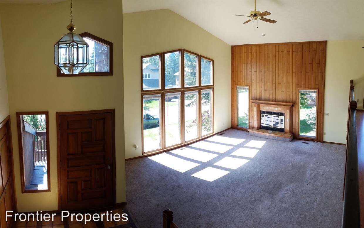 Foto principal - 20200 Constitution Dr