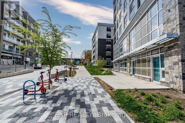 Building Photo - 275 Larch St