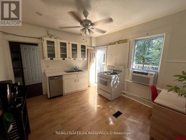 Photo du bâtiment - 1297 Gerrard St E