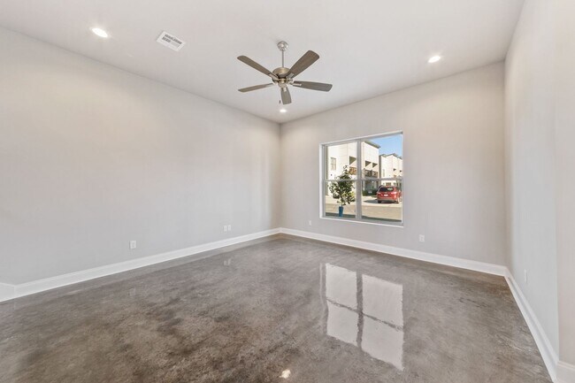 Foto del edificio - FOR RENT in YOUNGSVILLE!