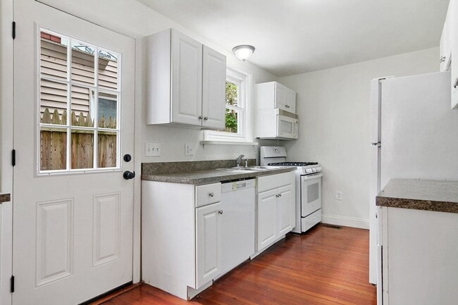 Building Photo - Coming Soon - Charming 3 Bedroom, 1.5 Bath...