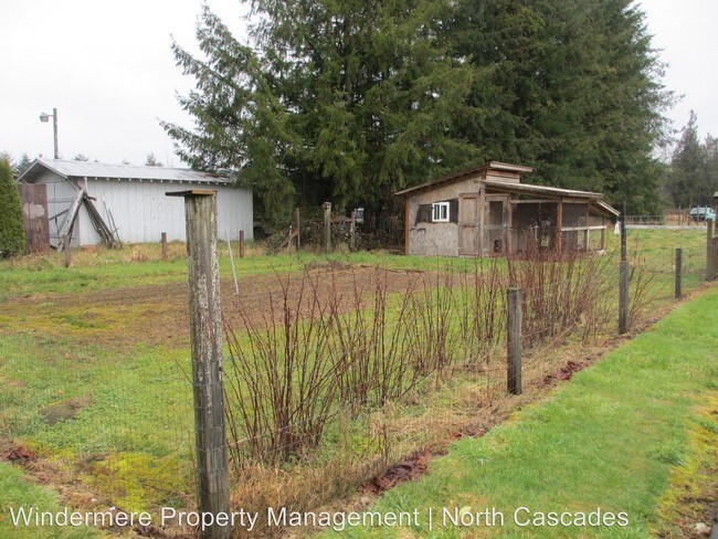 Foto del edificio - 39477 Cape Horn Rd