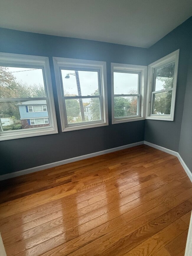 Building Photo - 96 Tremont Ave