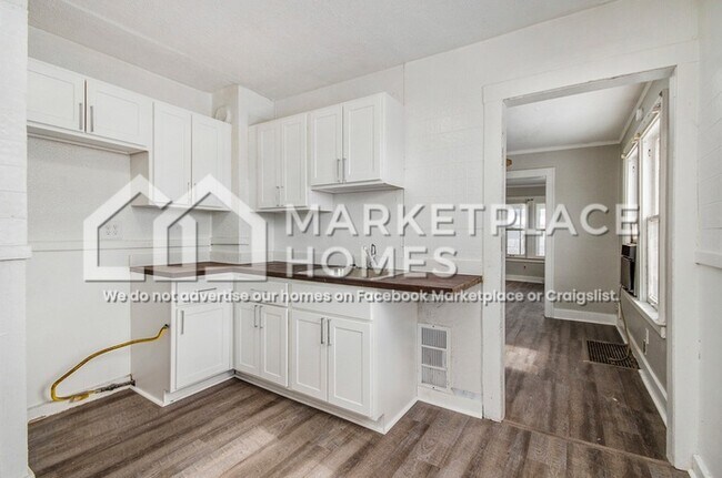 Foto del edificio - 15751 Fairfield St