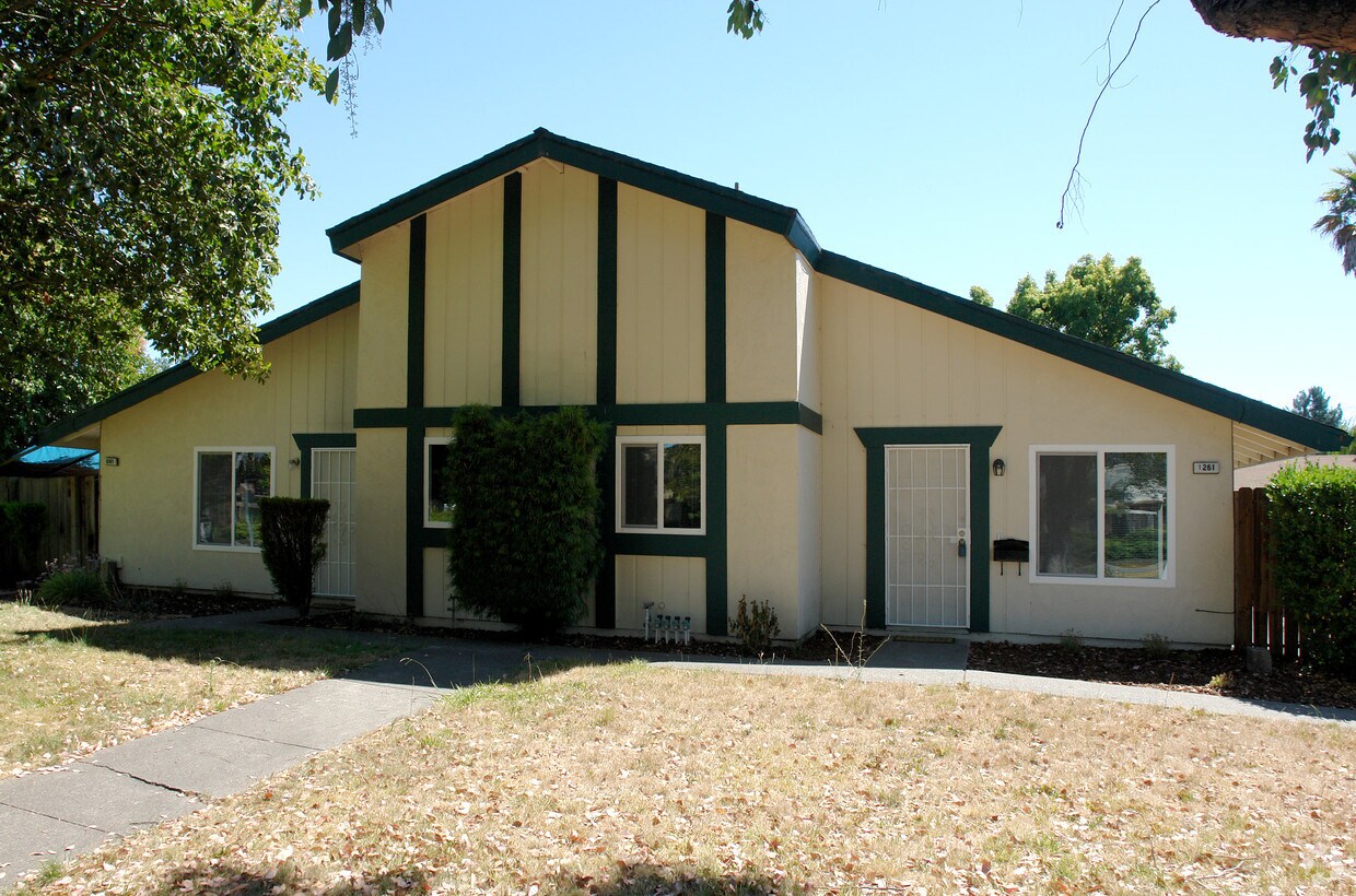 Building Photo - 1261 Southwest Blvd
