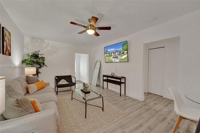Foto del edificio - 361 NW 103rd St