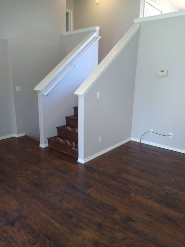 Building Photo - 3 bedroom 2 bath Home for Rent in Post Falls!