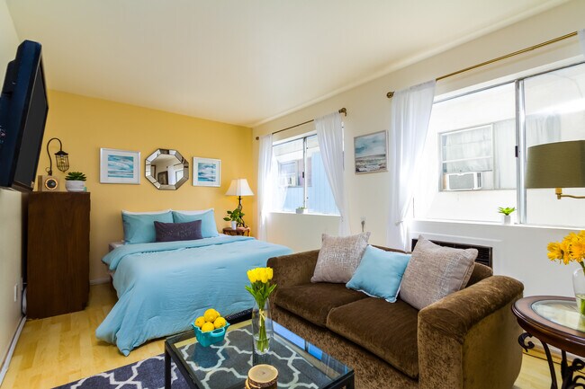 Peaceful studio apartment ready for you - 3101 Bagley Ave